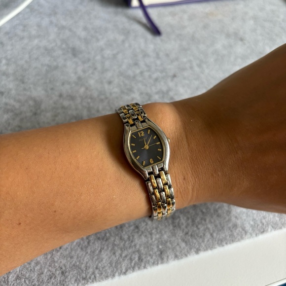 Ladies Pulsar Watch - Picture 4 of 4